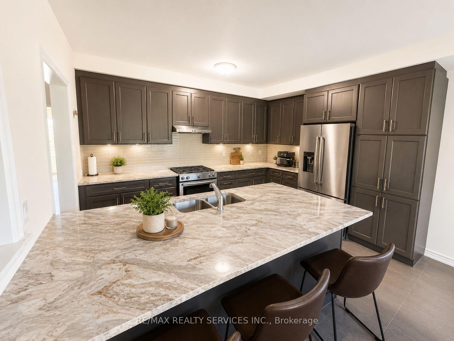 Photo 5 of 36 Dore Drive, Brantford, Greenbrier — HOMEH