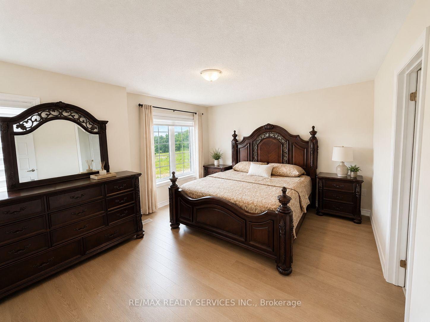 Photo 6 of 36 Dore Drive, Brantford, Greenbrier — HOMEH