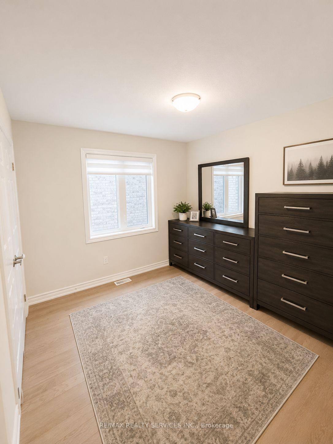 Photo 8 of 36 Dore Drive, Brantford, Greenbrier — HOMEH