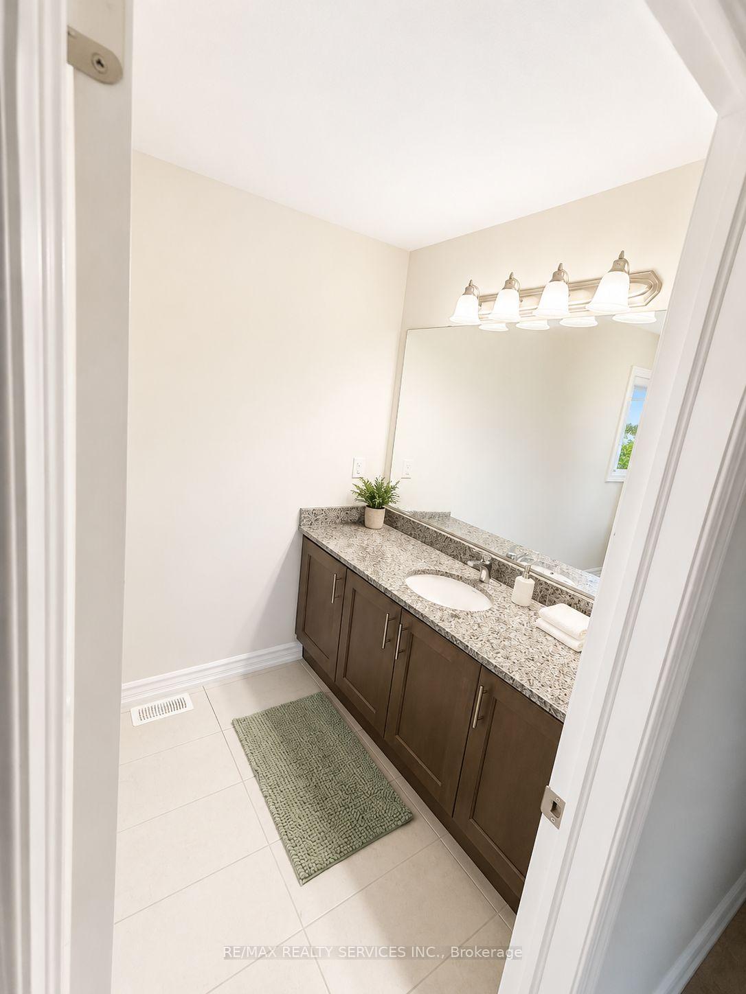 Photo 9 of 36 Dore Drive, Brantford, Greenbrier — HOMEH