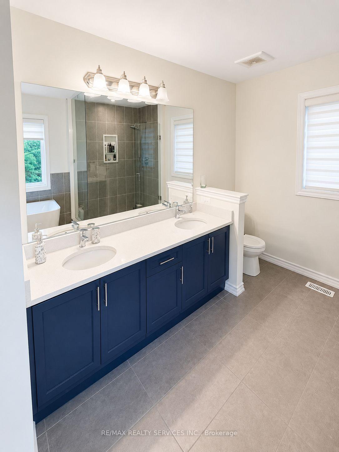 Photo 10 of 36 Dore Drive, Brantford, Greenbrier — HOMEH