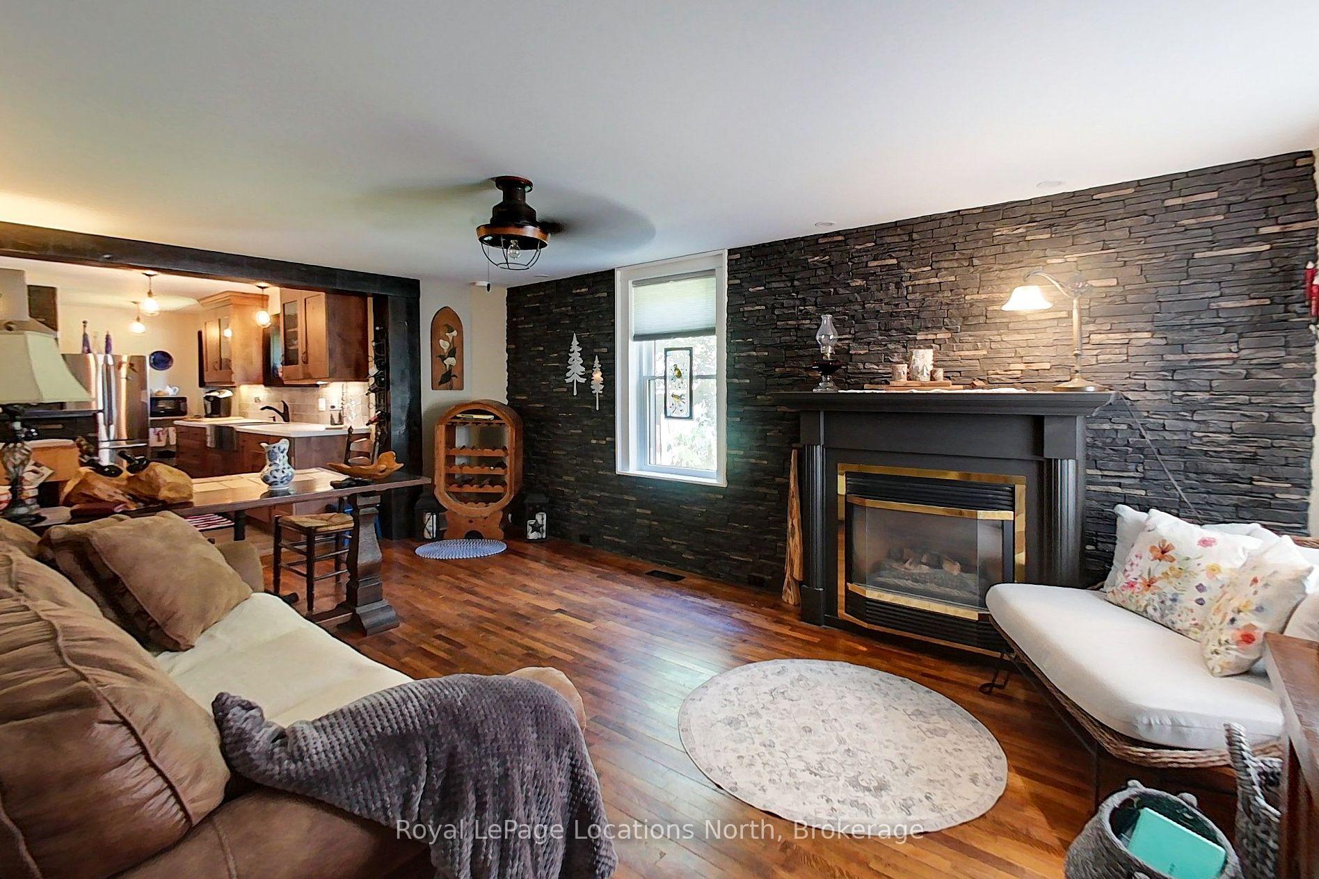 Photo 11 of 68 Centre Street, Meaford — HOMEH