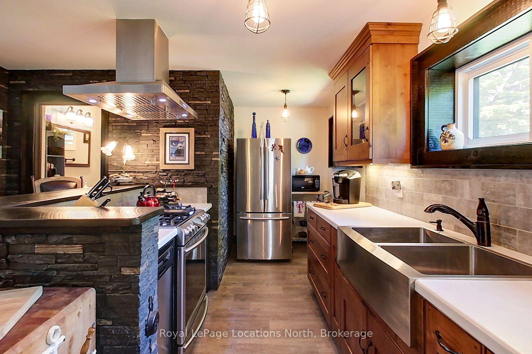 Photo 13 of 68 Centre Street, Meaford — HOMEH