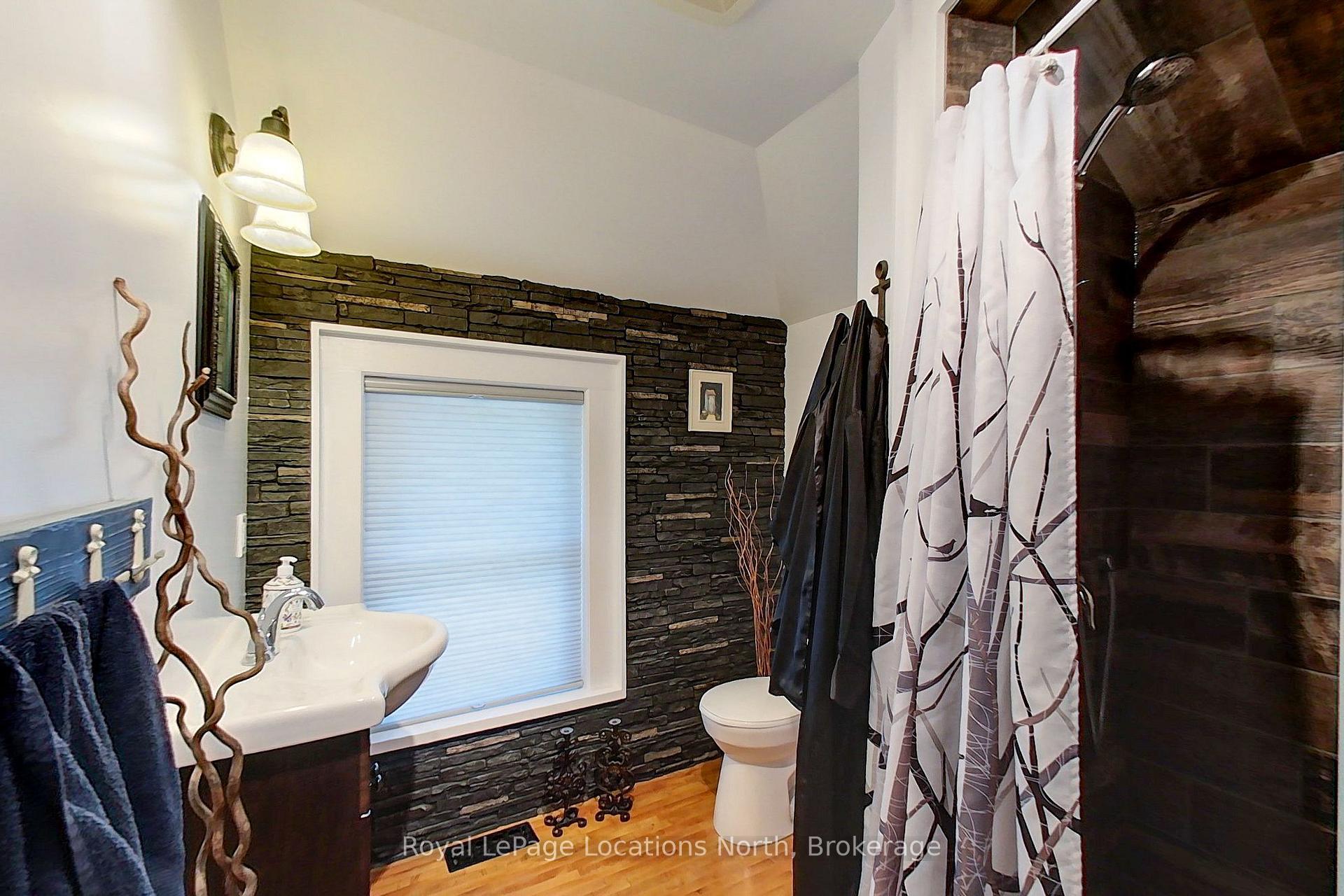 Photo 20 of 68 Centre Street, Meaford — HOMEH