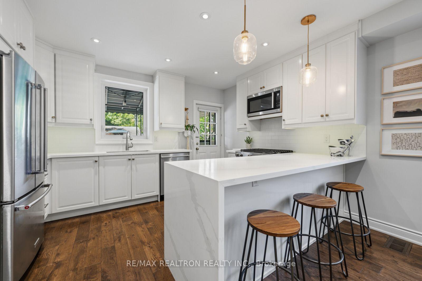 Photo 9 of 4 Normanna Avenue, Toronto, Oakwood Village — HOMEH