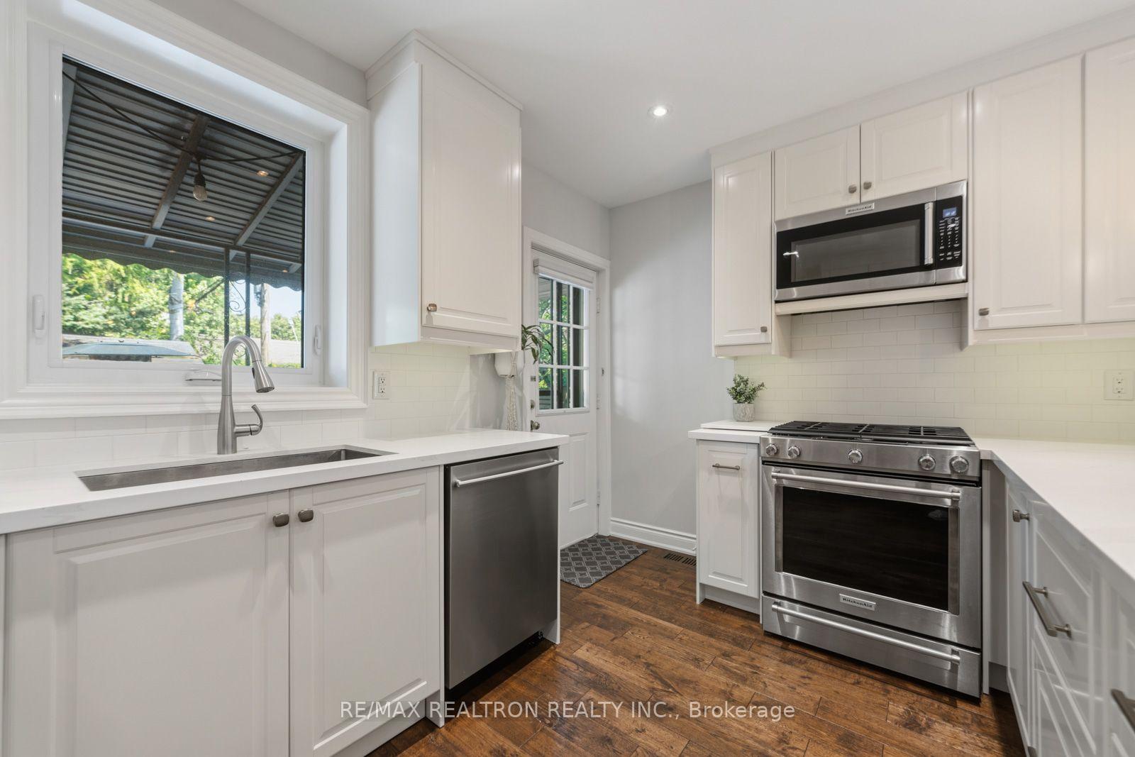 Photo 12 of 4 Normanna Avenue, Toronto, Oakwood Village — HOMEH