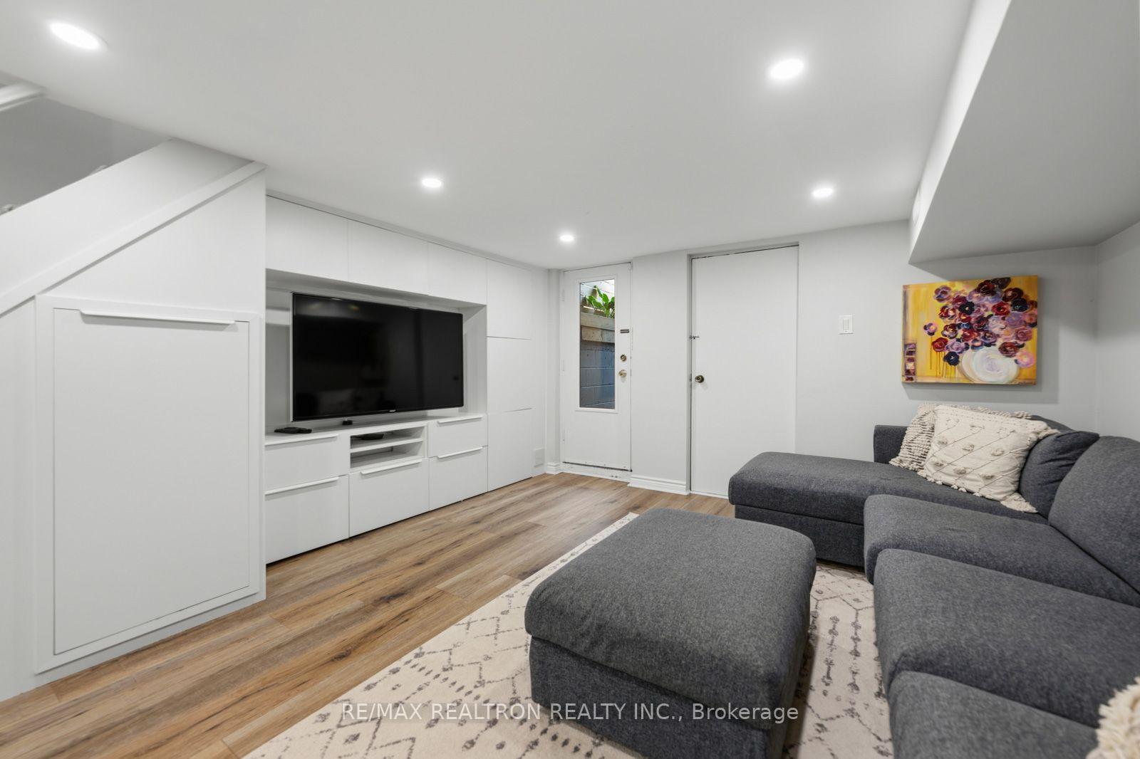 Photo 23 of 4 Normanna Avenue, Toronto, Oakwood Village — HOMEH