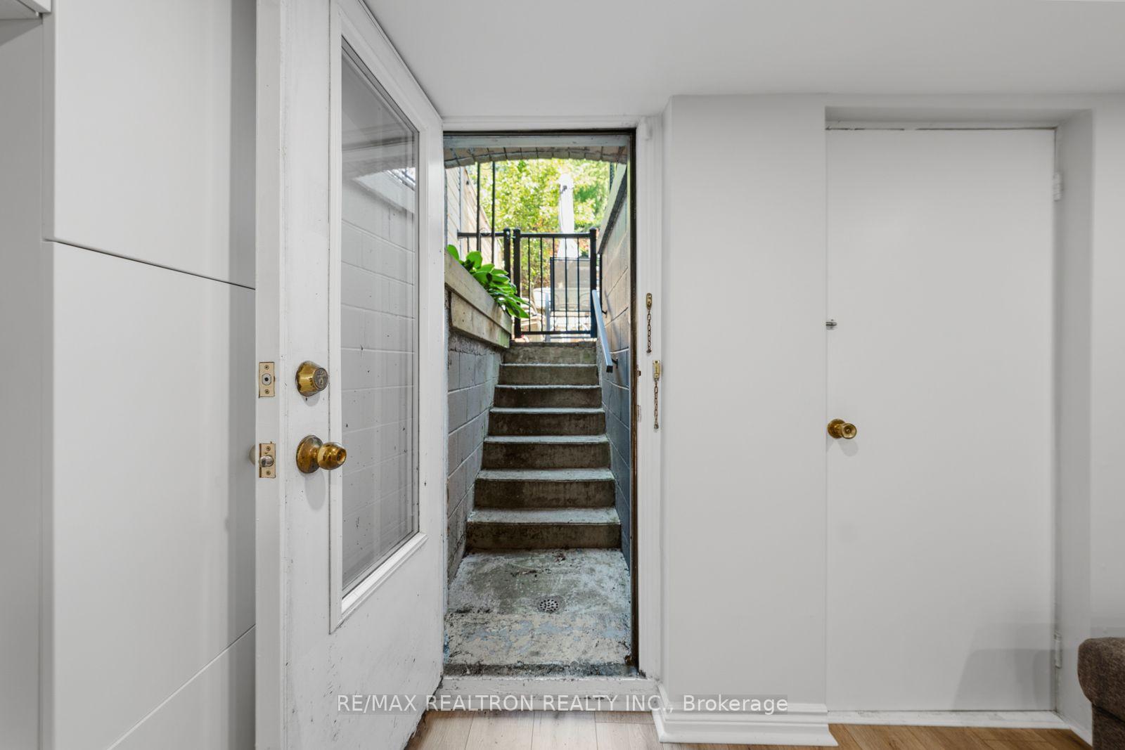 Photo 25 of 4 Normanna Avenue, Toronto, Oakwood Village — HOMEH