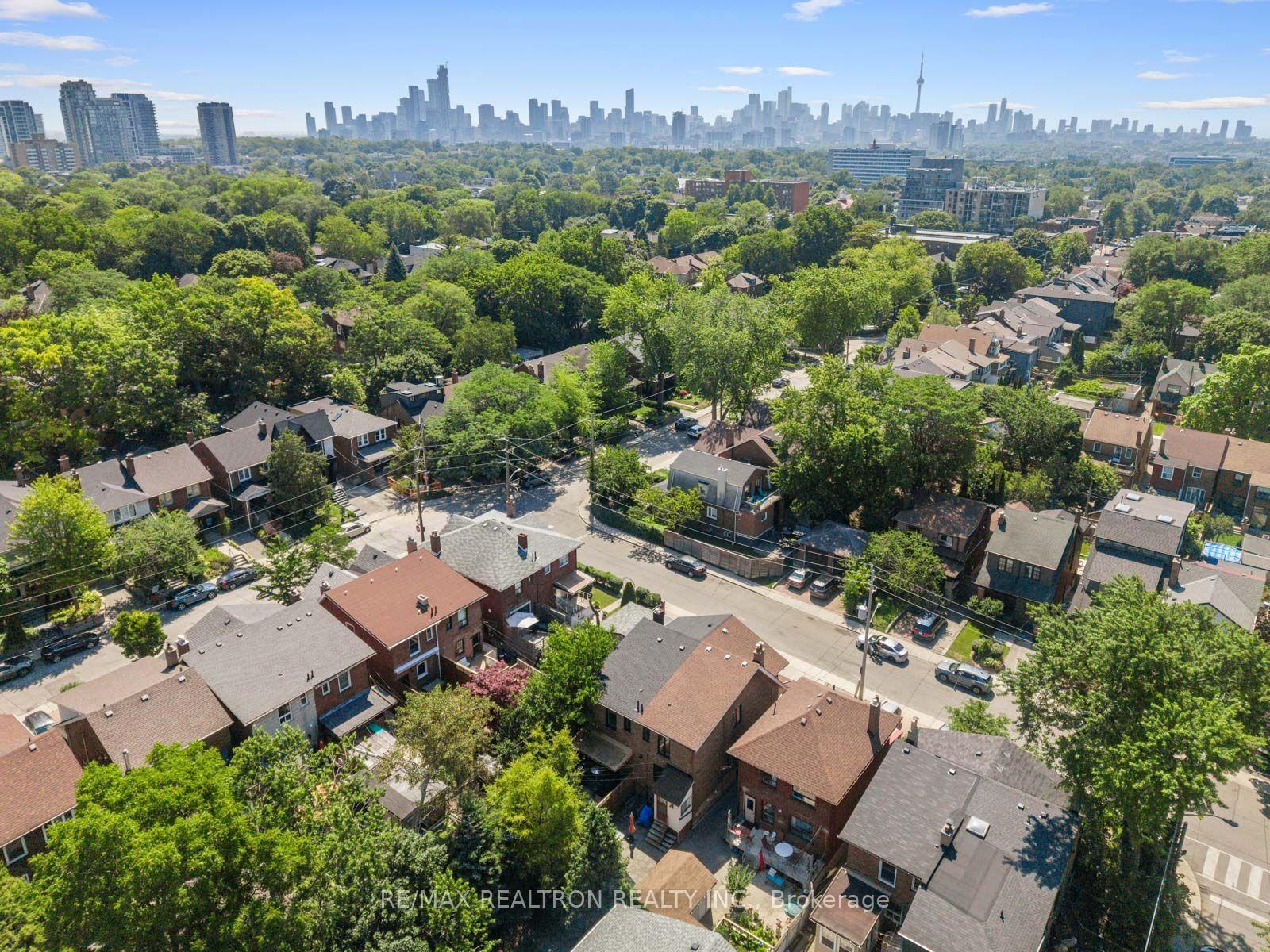 Photo 35 of 4 Normanna Avenue, Toronto, Oakwood Village — HOMEH