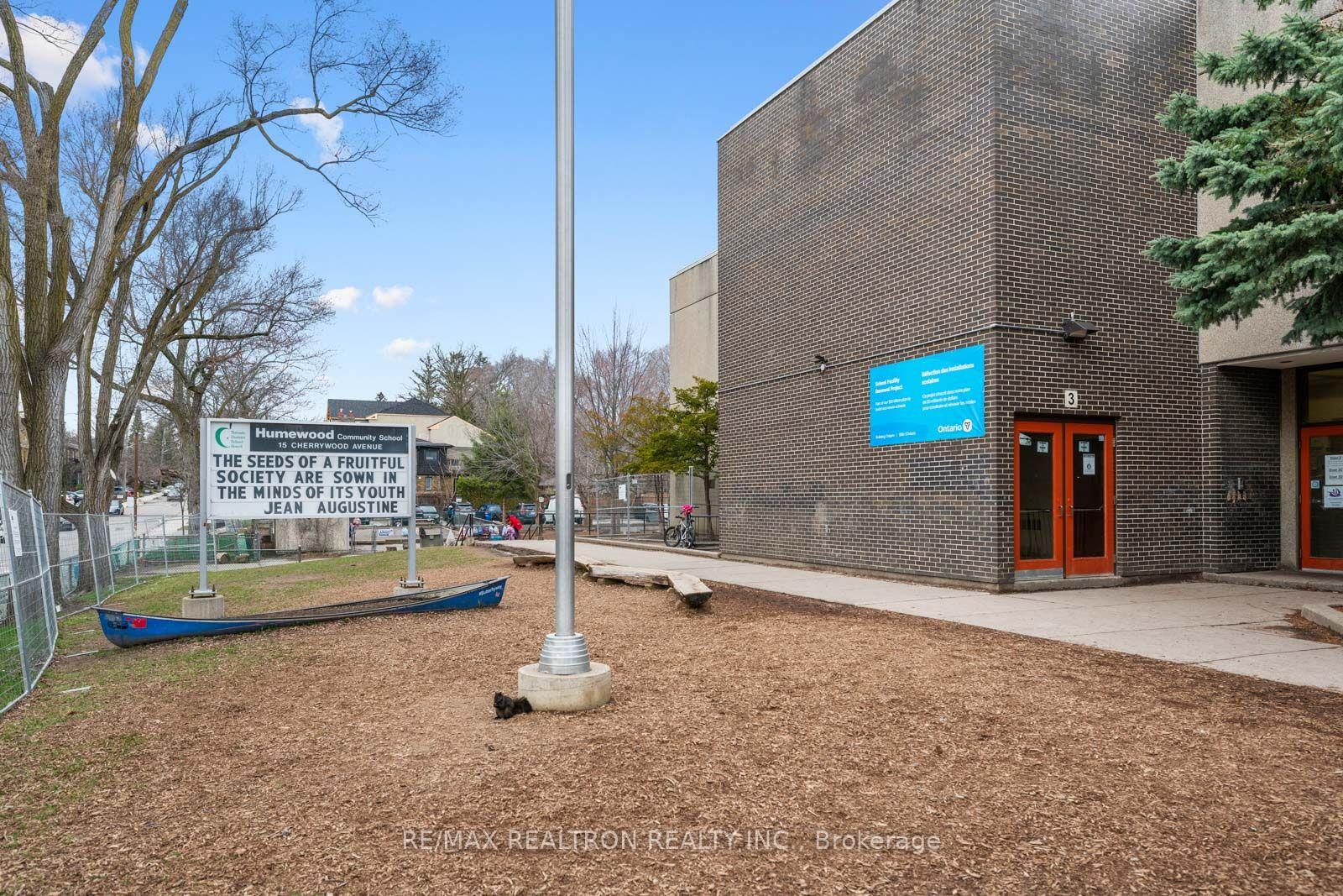 Photo 38 of 4 Normanna Avenue, Toronto, Oakwood Village — HOMEH