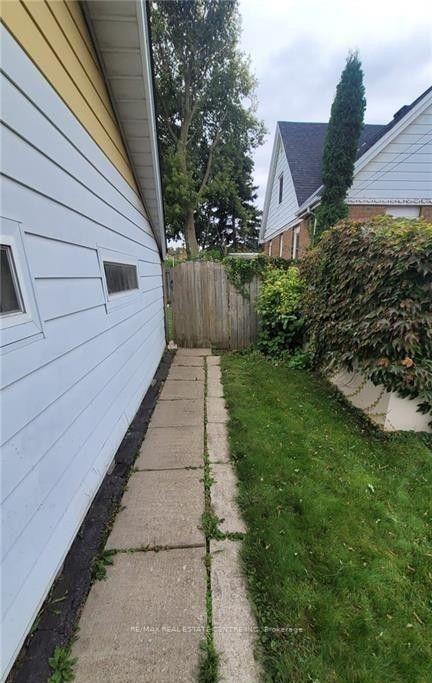 Photo 3 of Unit Basement, 5 Orlanda Road, Hamilton, Stoney Creek — HOMEH