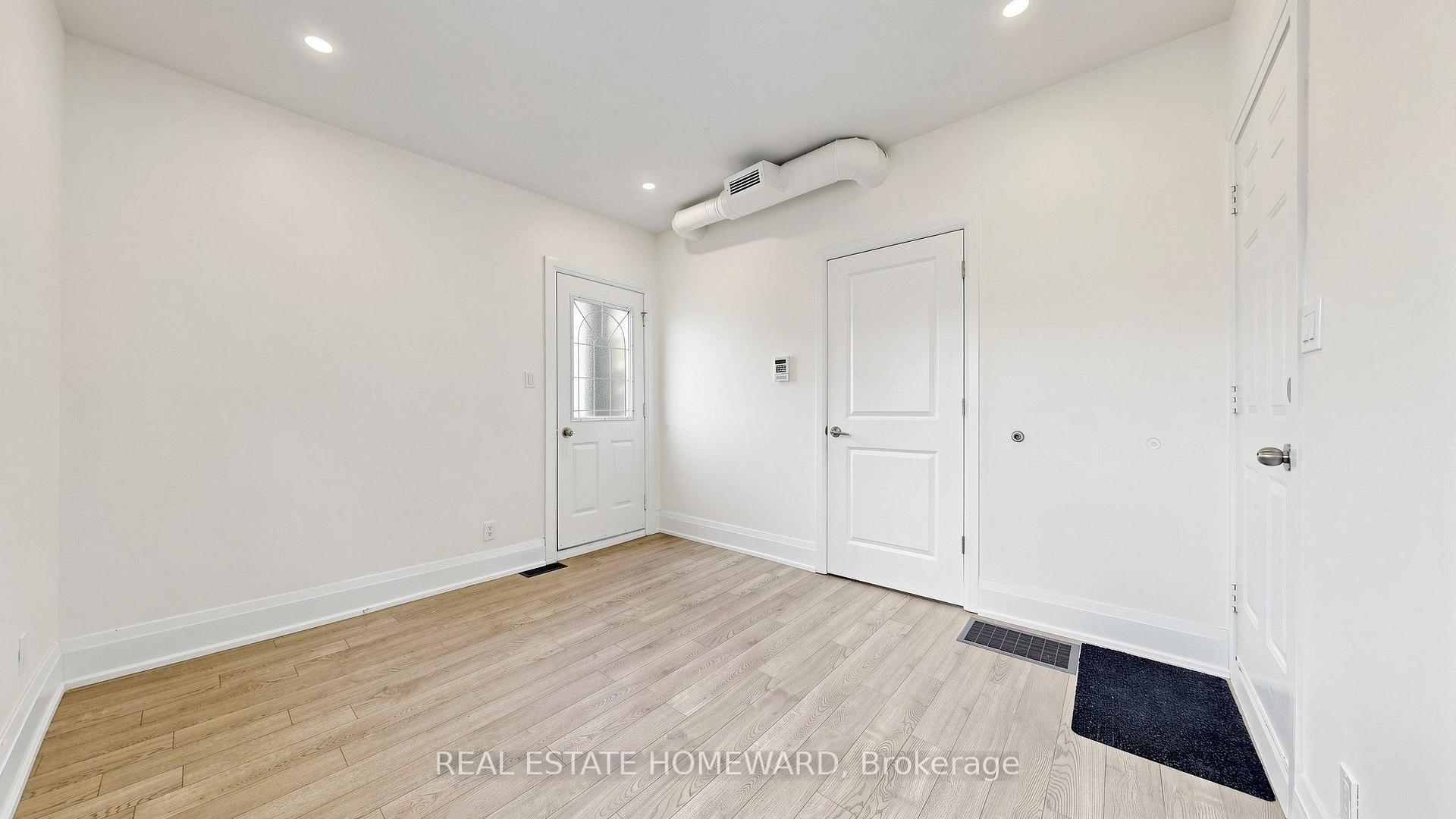 Photo 5 of Unit 2, 124 Kendal Avenue, Toronto, The Annex — HOMEH