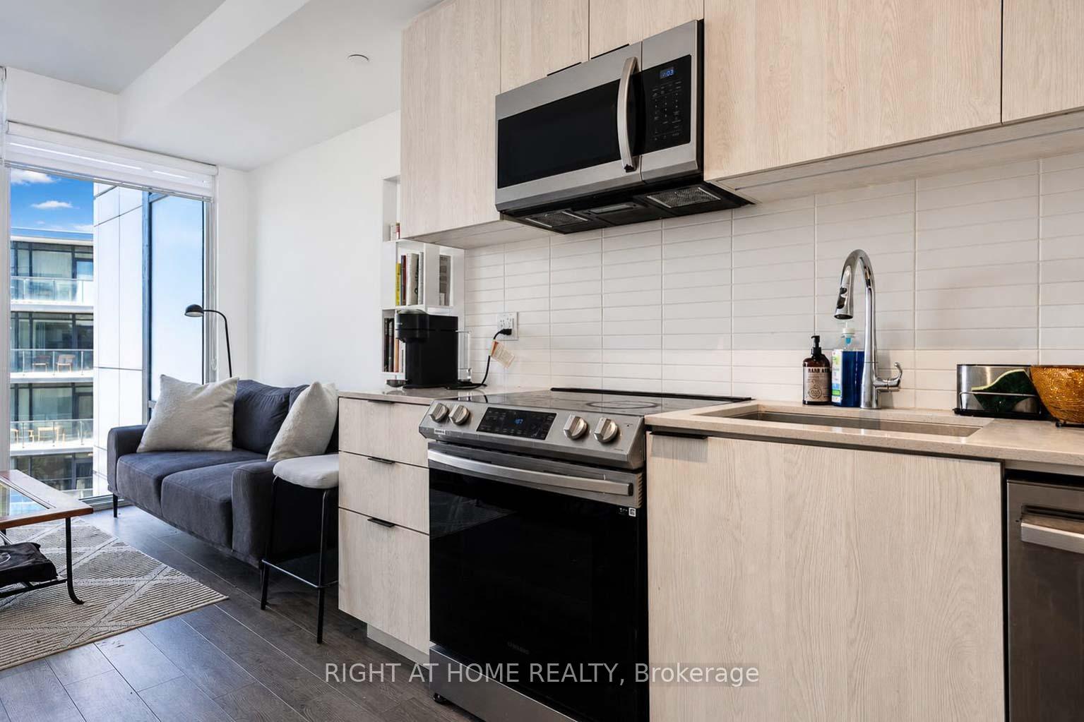 Photo 4 of Unit 914, 50 Power Street, Toronto, Moss Park — HOMEH