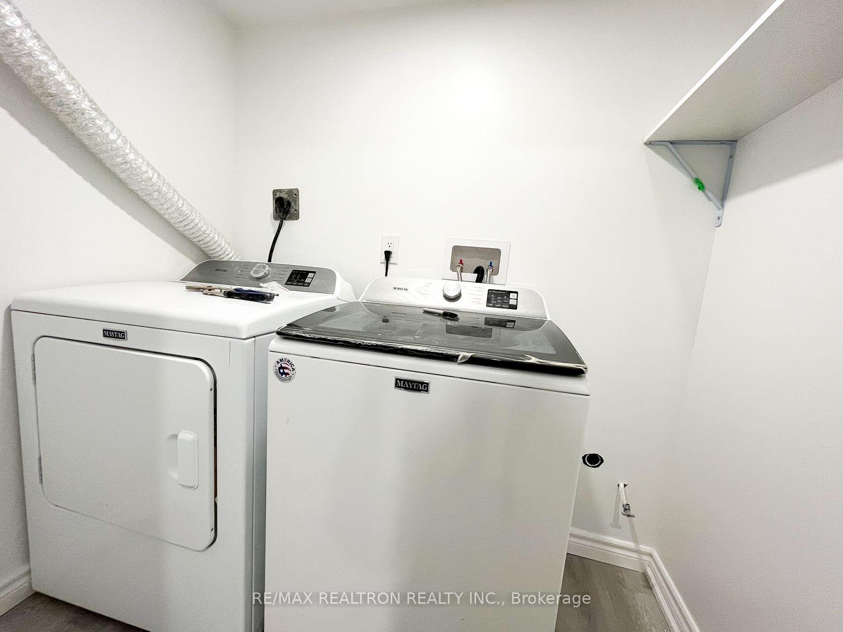 Photo 3 of 47 Cheeseman Drive, Markham, Milliken Mills West — HOMEH