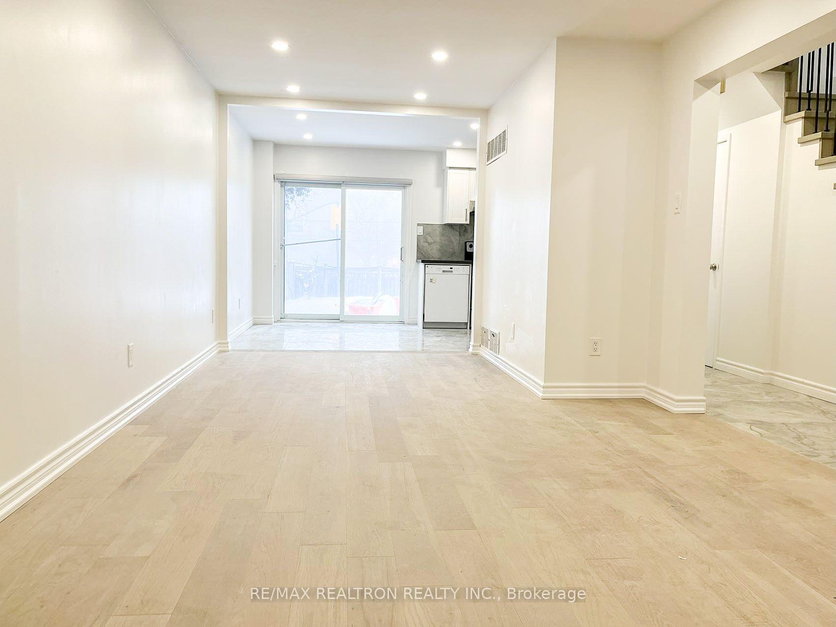 Photo 11 of 47 Cheeseman Drive, Markham, Milliken Mills West — HOMEH