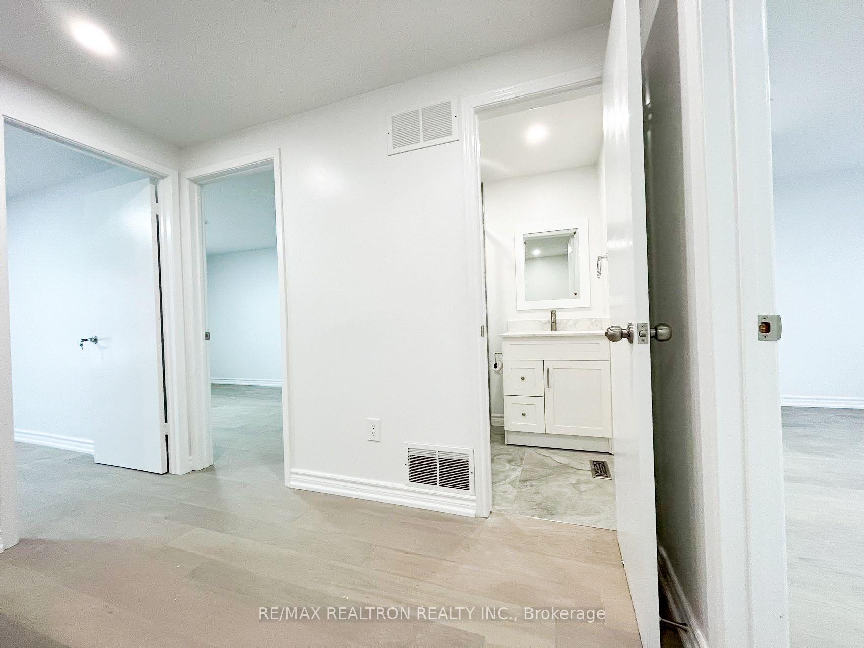 Photo 15 of 47 Cheeseman Drive, Markham, Milliken Mills West — HOMEH