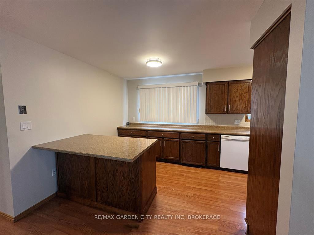 Photo 7 of 6141 Wildrose Crescent, Niagara Falls, Oldfield — HOMEH