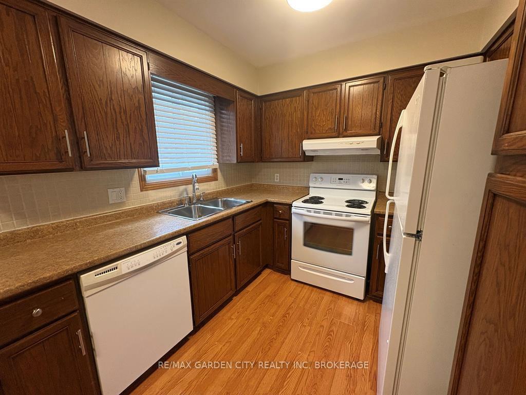 Photo 8 of 6141 Wildrose Crescent, Niagara Falls, Oldfield — HOMEH