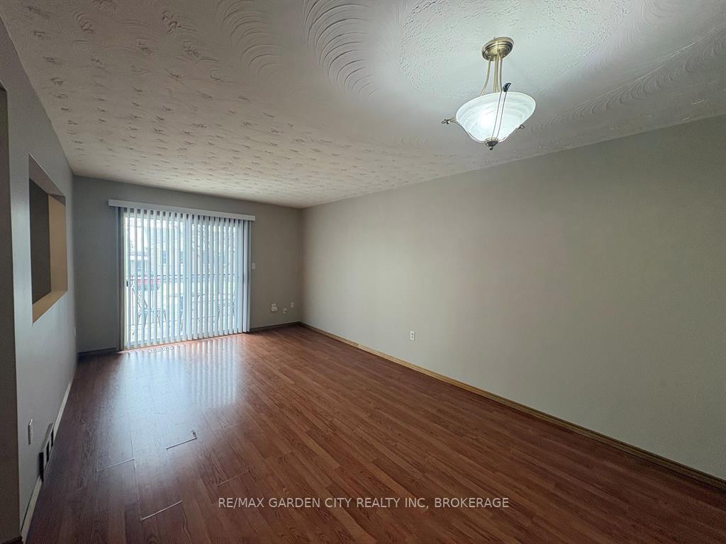 Photo 12 of 6141 Wildrose Crescent, Niagara Falls, Oldfield — HOMEH