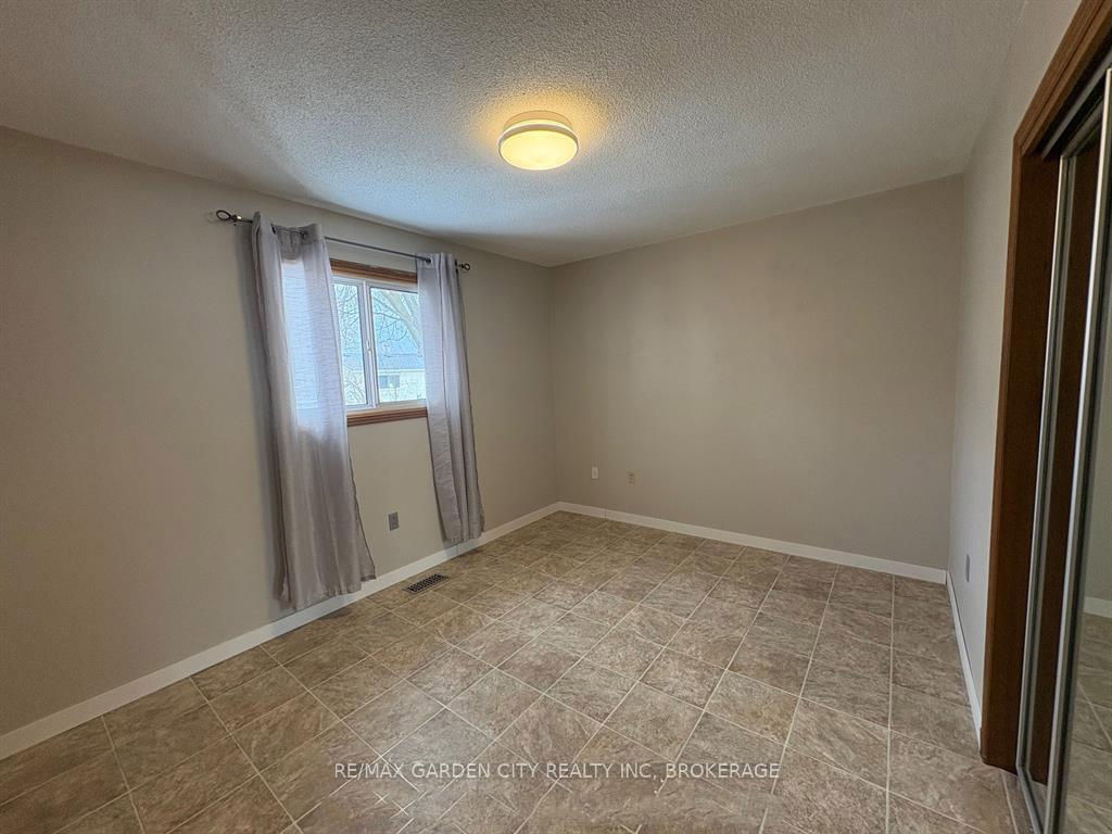 Photo 17 of 6141 Wildrose Crescent, Niagara Falls, Oldfield — HOMEH
