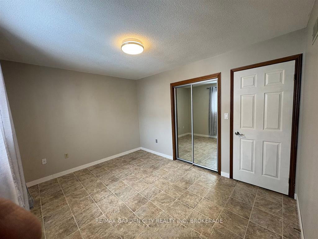 Photo 18 of 6141 Wildrose Crescent, Niagara Falls, Oldfield — HOMEH