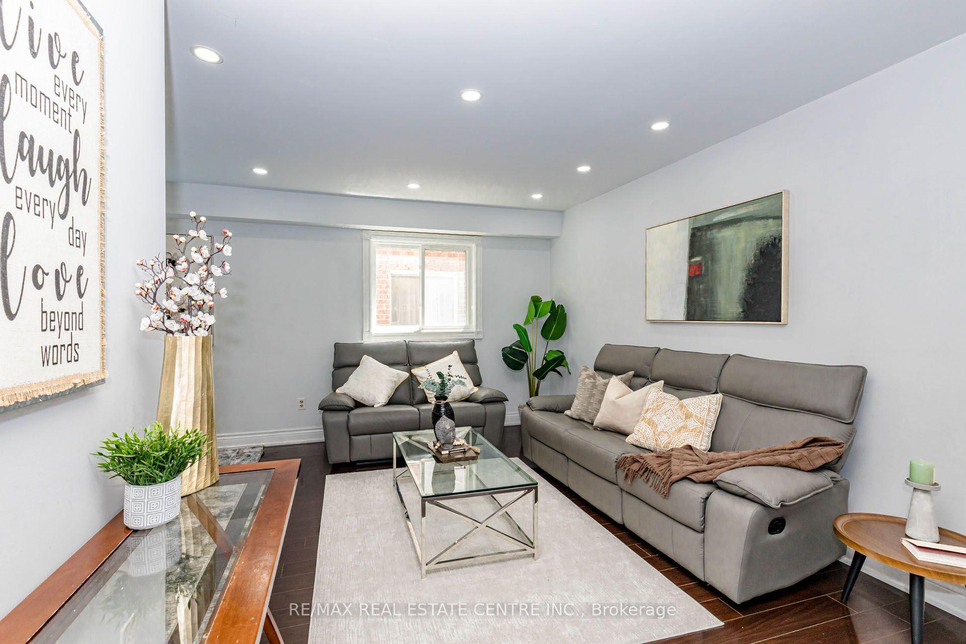 Photo 4 of 41 Letty Avenue, Brampton, Fletcher's West — HOMEH