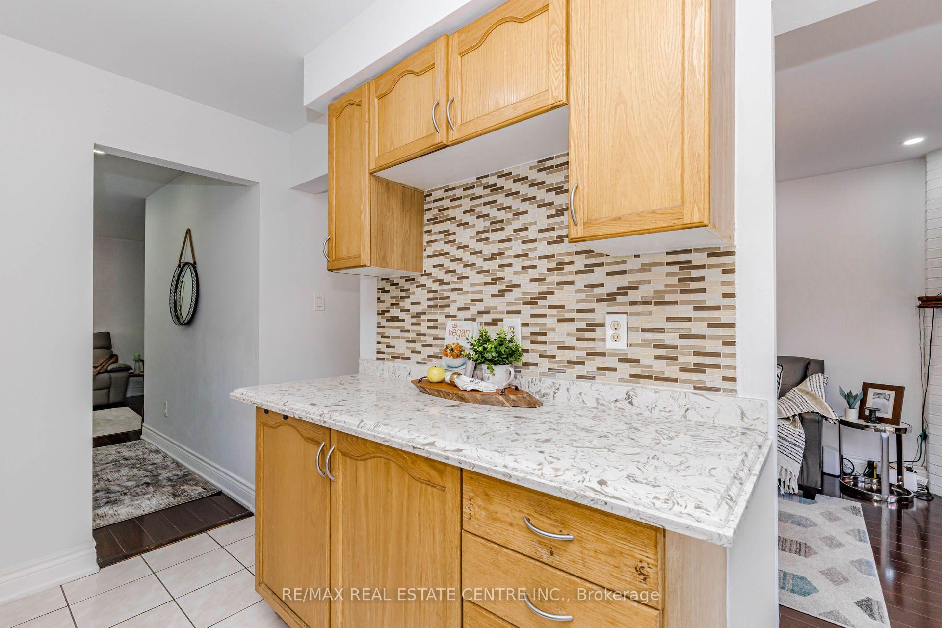 Photo 11 of 41 Letty Avenue, Brampton, Fletcher's West — HOMEH
