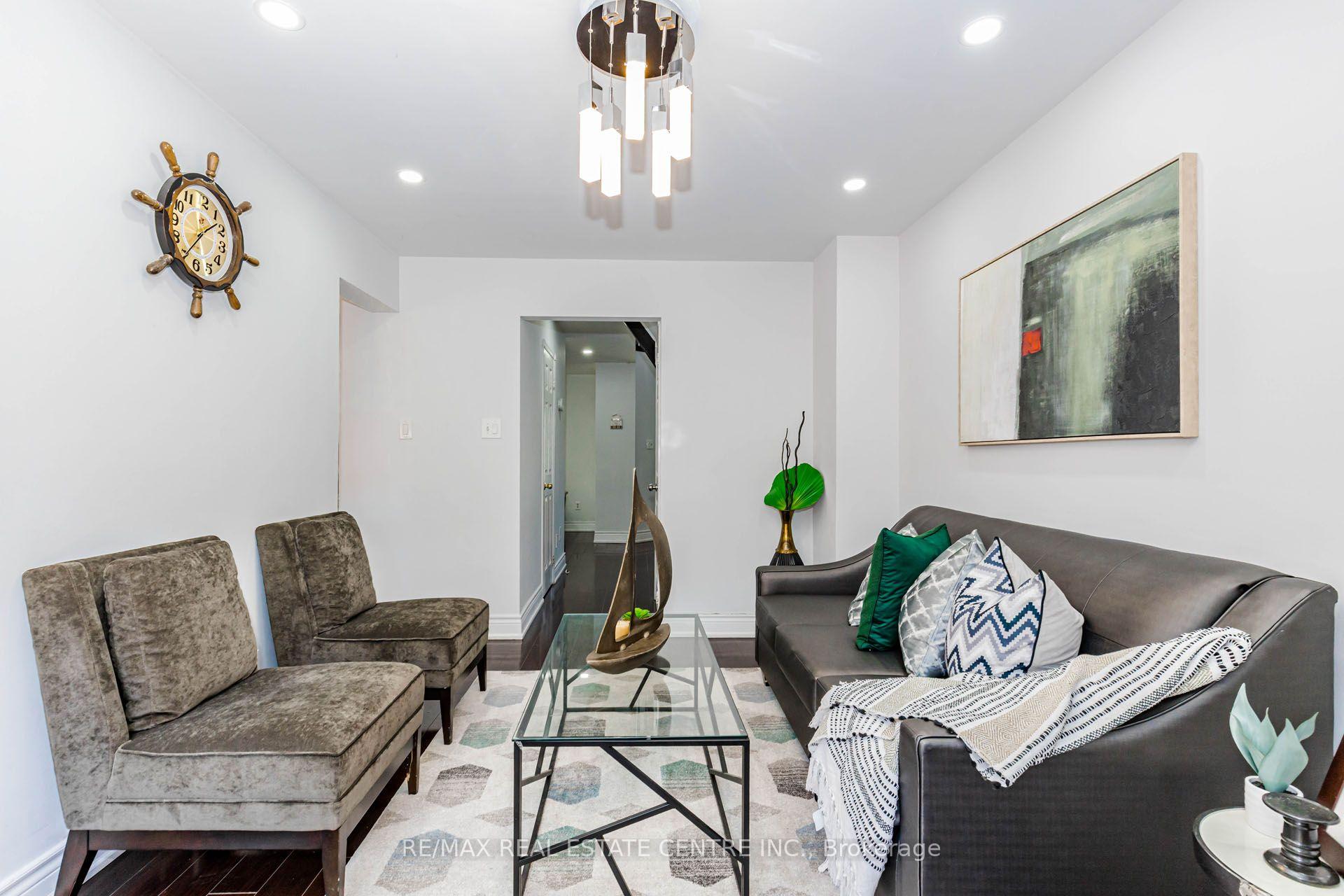 Photo 14 of 41 Letty Avenue, Brampton, Fletcher's West — HOMEH