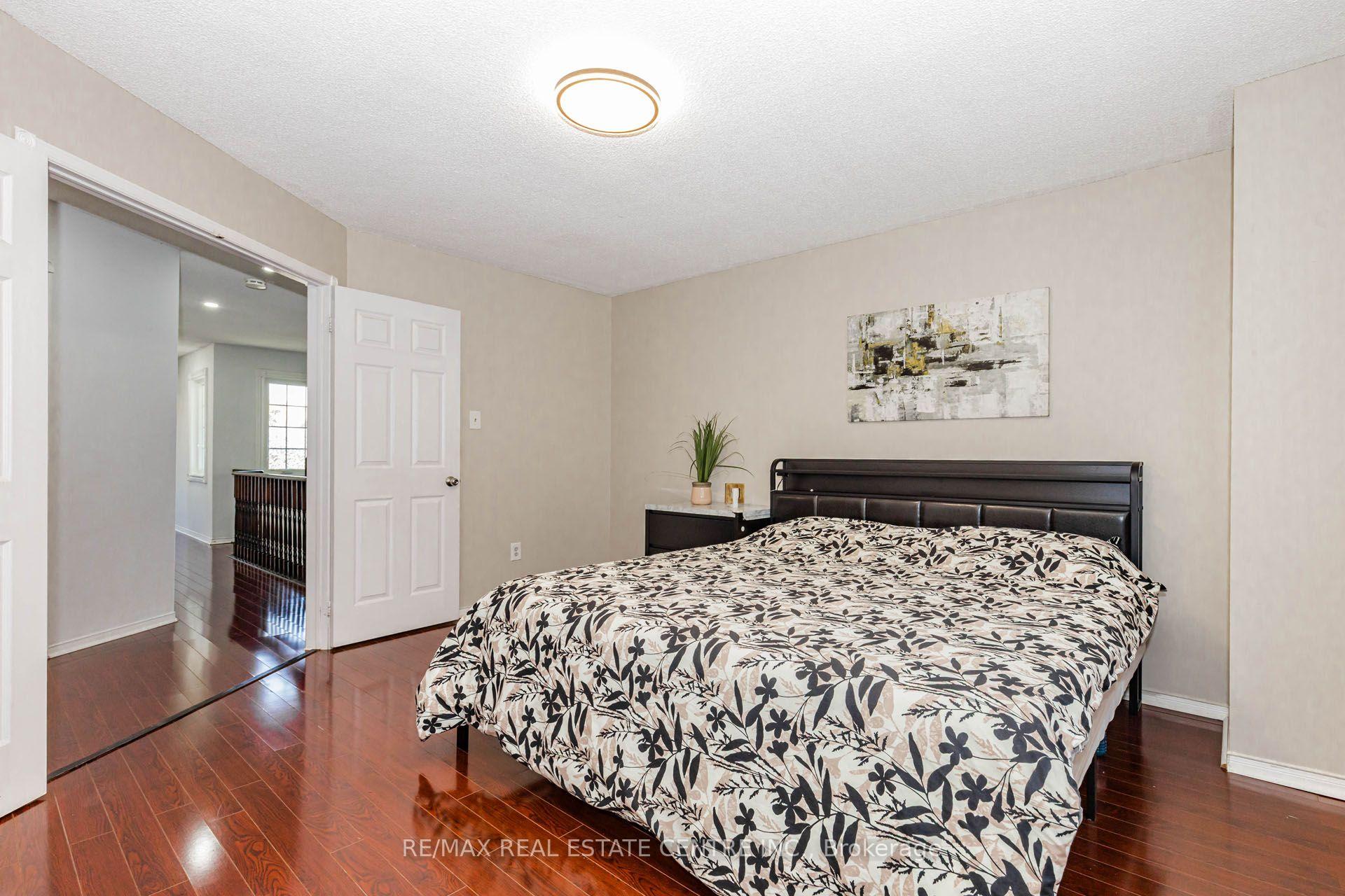 Photo 19 of 41 Letty Avenue, Brampton, Fletcher's West — HOMEH