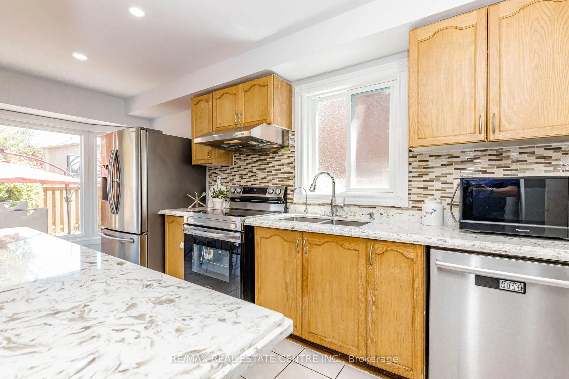 Photo 12 of 41 Letty Avenue, Brampton, Fletcher's West — HOMEH