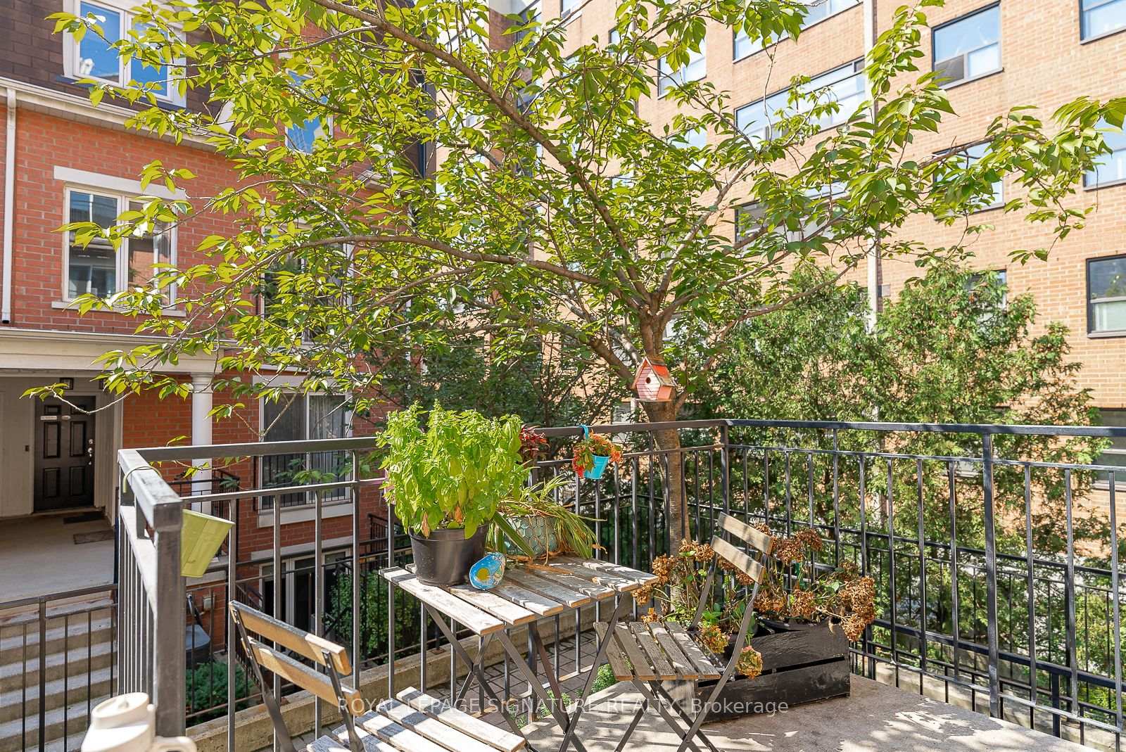 Photo 5 of Unit 1612, 28 Laidlaw Boulevard, Toronto, South Parkdale — HOMEH