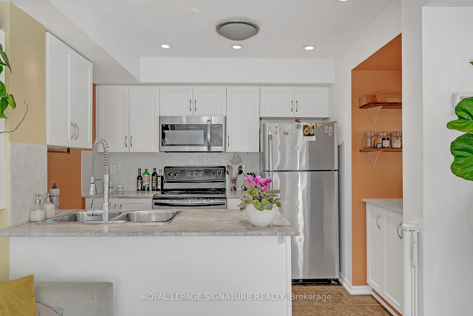 Photo 10 of Unit 1612, 28 Laidlaw Boulevard, Toronto, South Parkdale — HOMEH