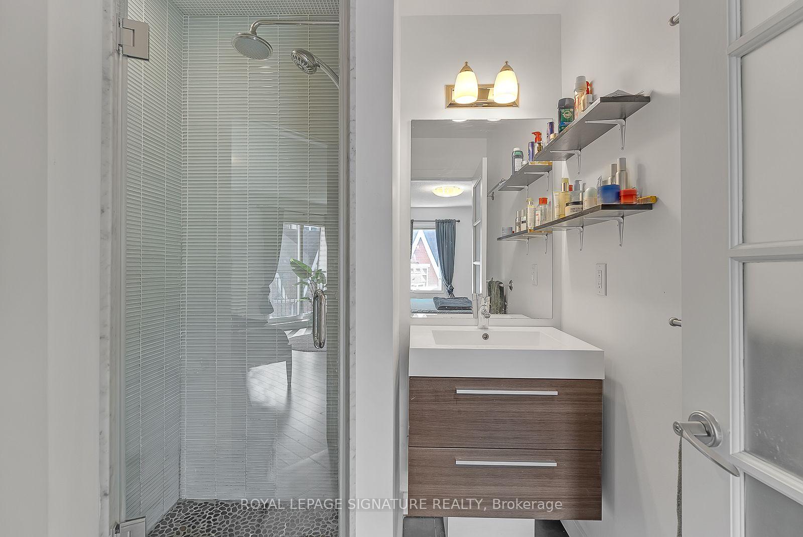 Photo 15 of Unit 1612, 28 Laidlaw Boulevard, Toronto, South Parkdale — HOMEH