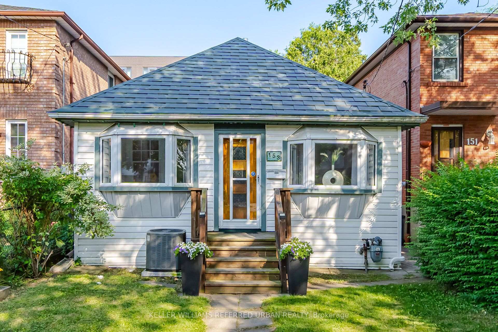 Photo 1 of 153 Mcintosh Street, Scarborough, Birchcliffe-Cliffside — HOMEH