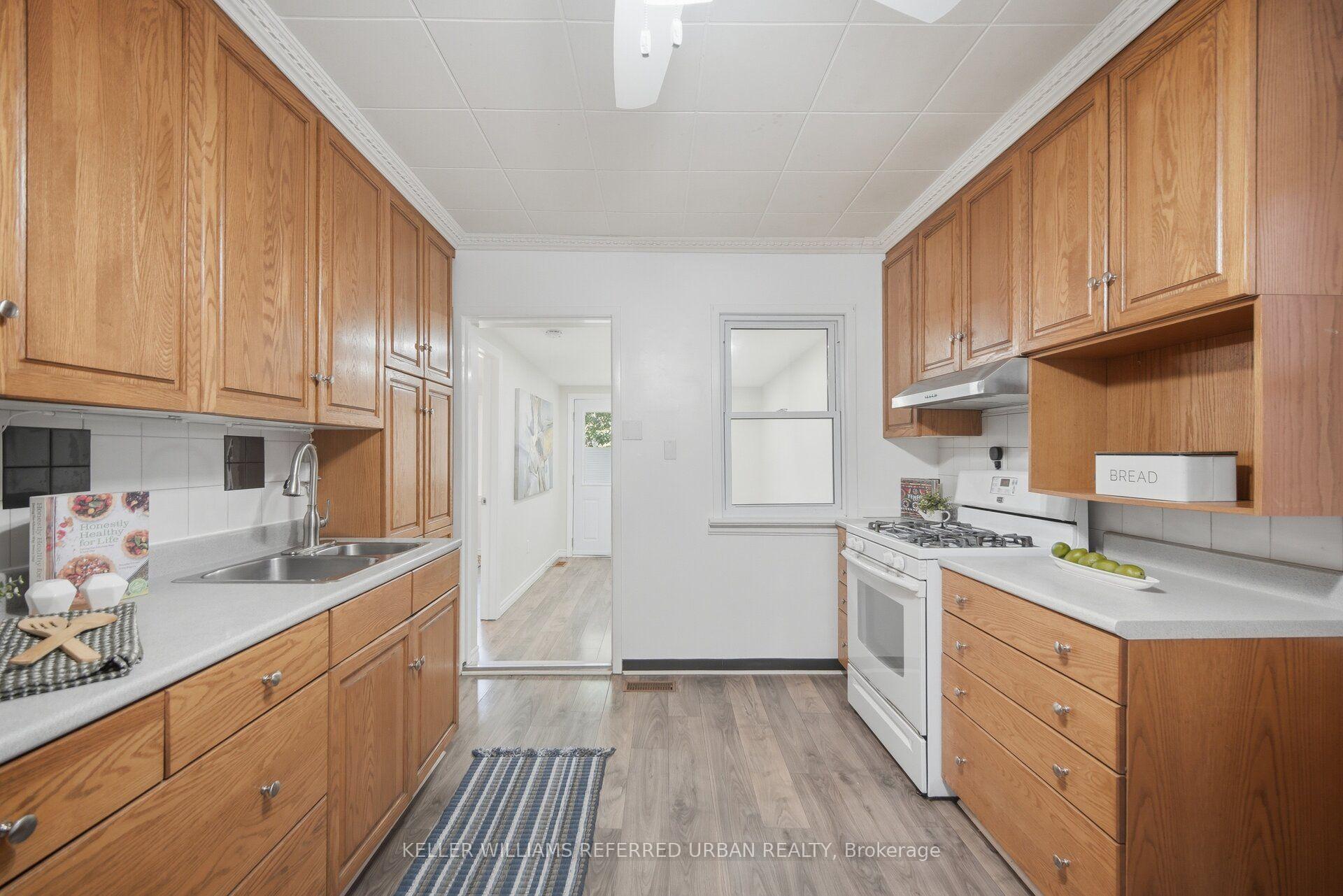 Photo 13 of 153 Mcintosh Street, Scarborough, Birchcliffe-Cliffside — HOMEH