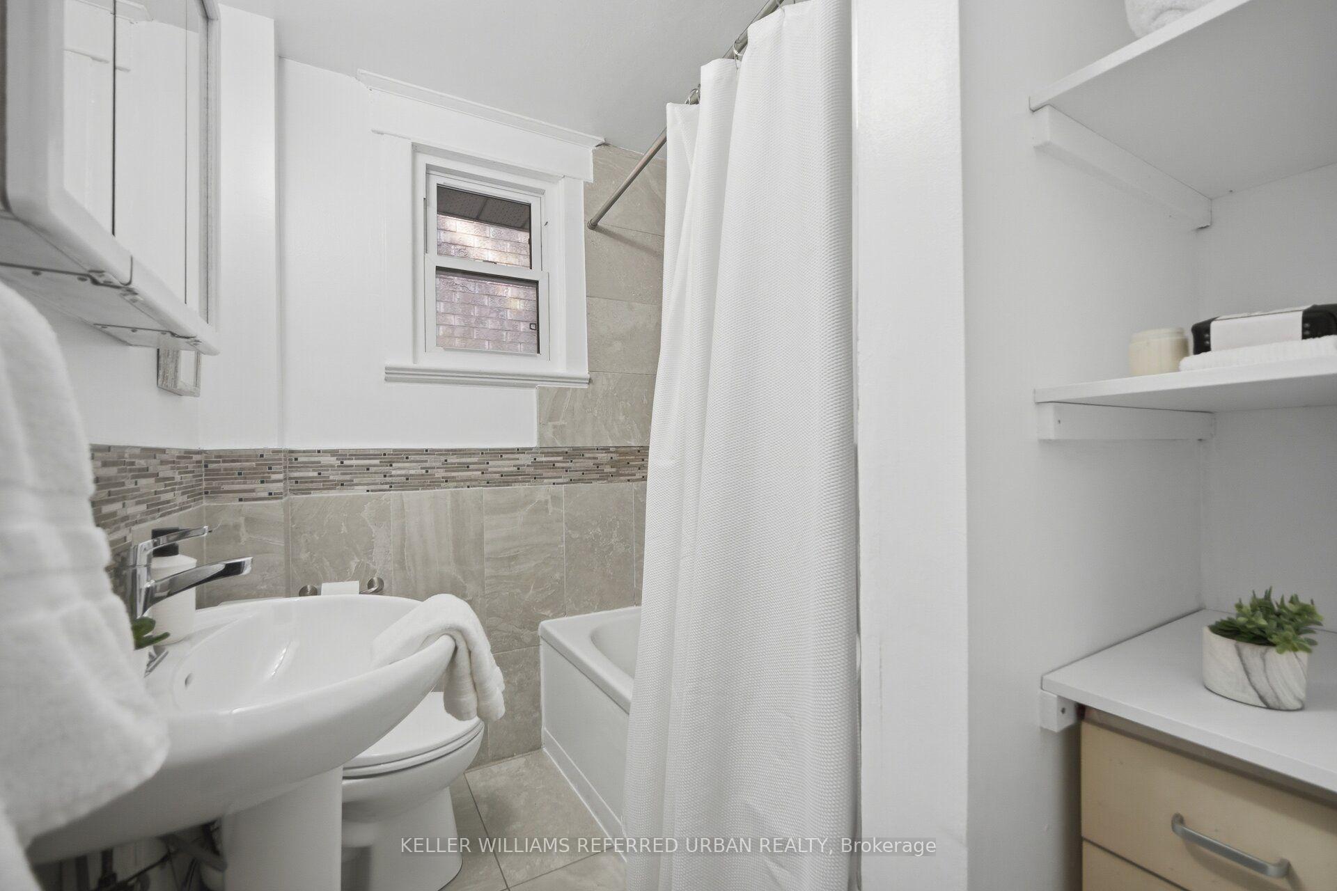 Photo 24 of 153 Mcintosh Street, Scarborough, Birchcliffe-Cliffside — HOMEH