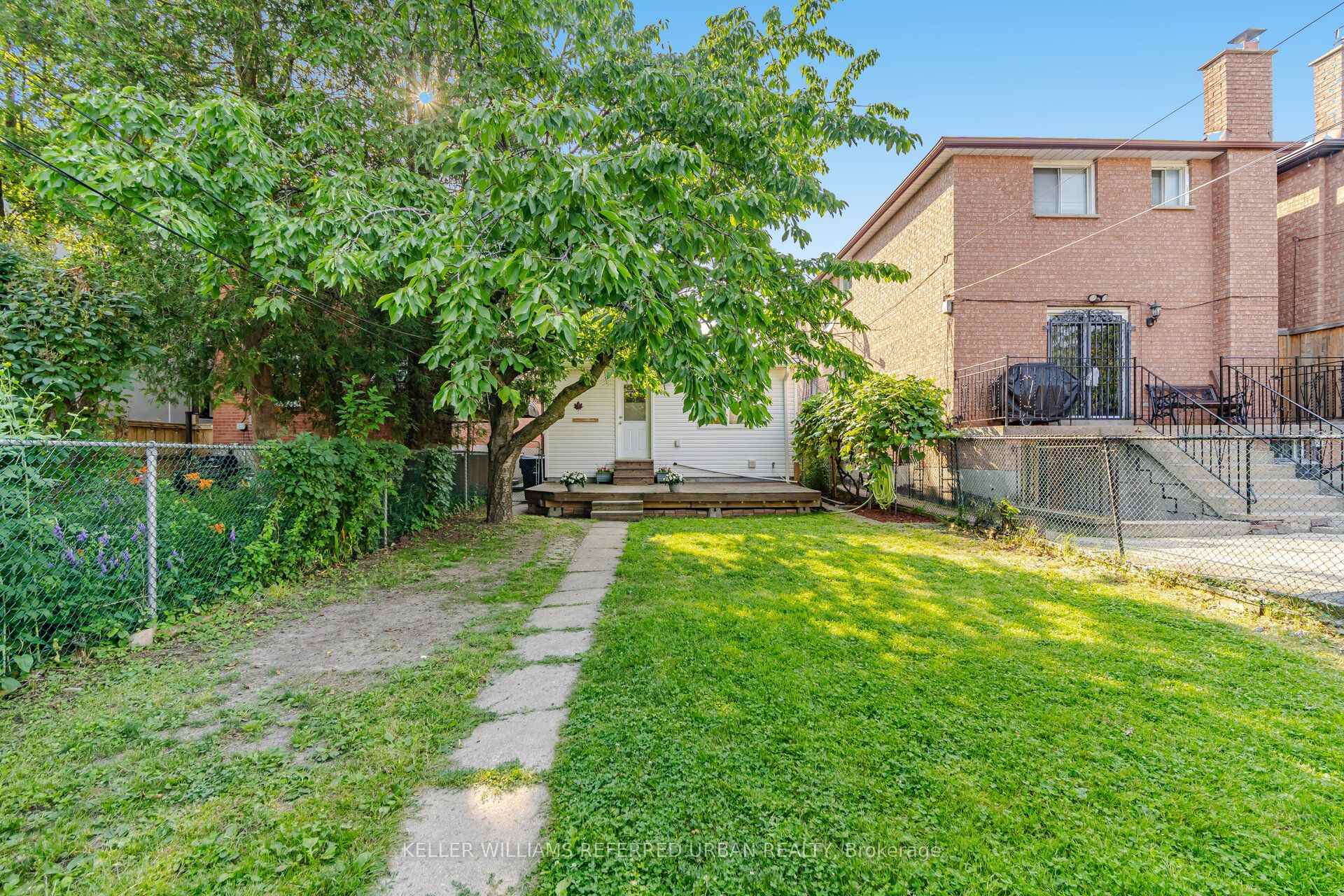 Photo 33 of 153 Mcintosh Street, Scarborough, Birchcliffe-Cliffside — HOMEH