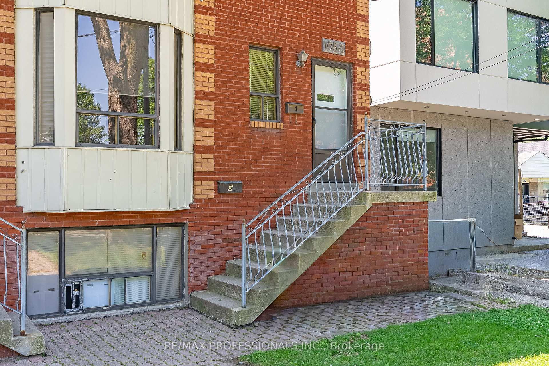 Photo 2 of 105 Cavell Avenue, Etobicoke, Mimico — HOMEH