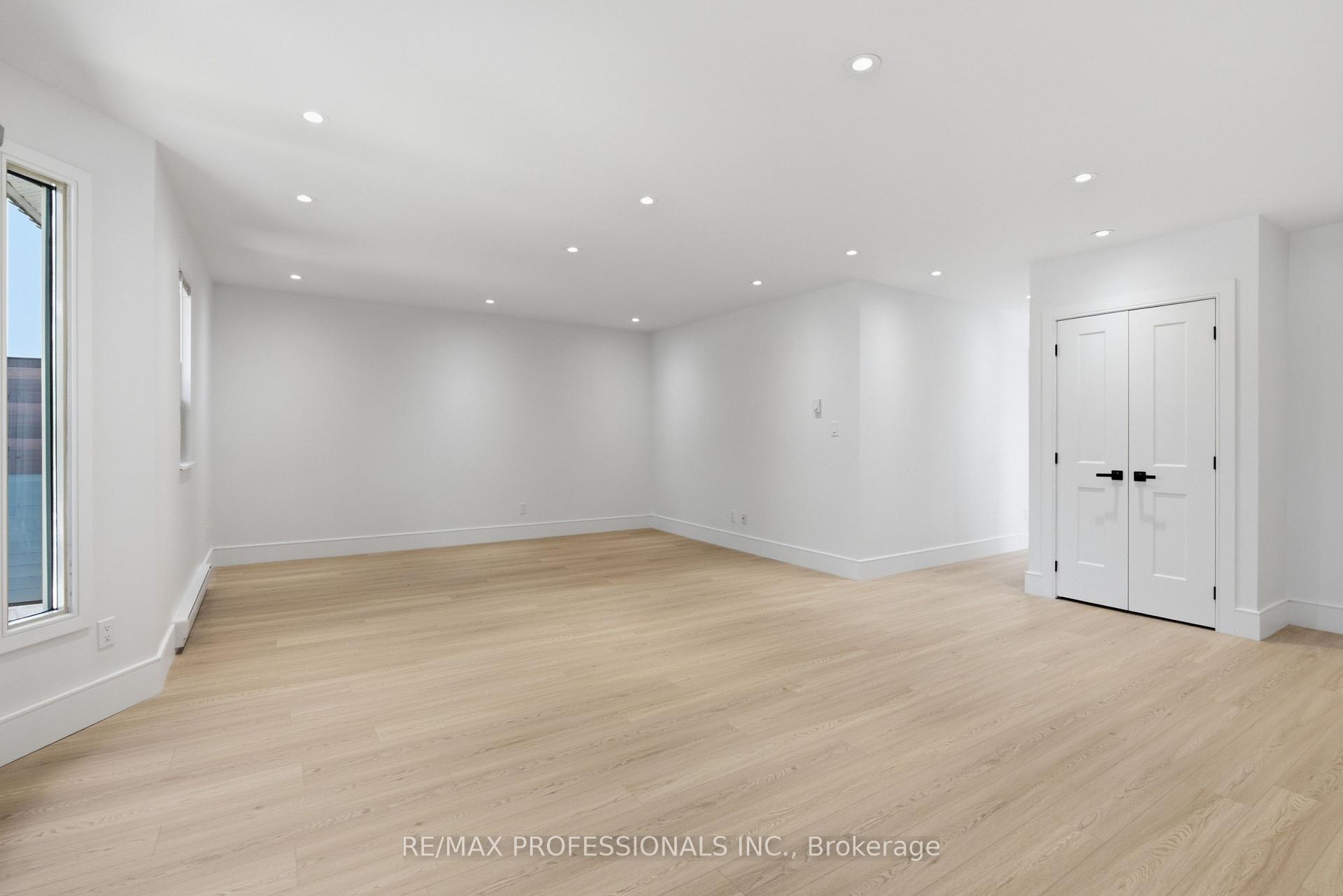 Photo 6 of 105 Cavell Avenue, Etobicoke, Mimico — HOMEH