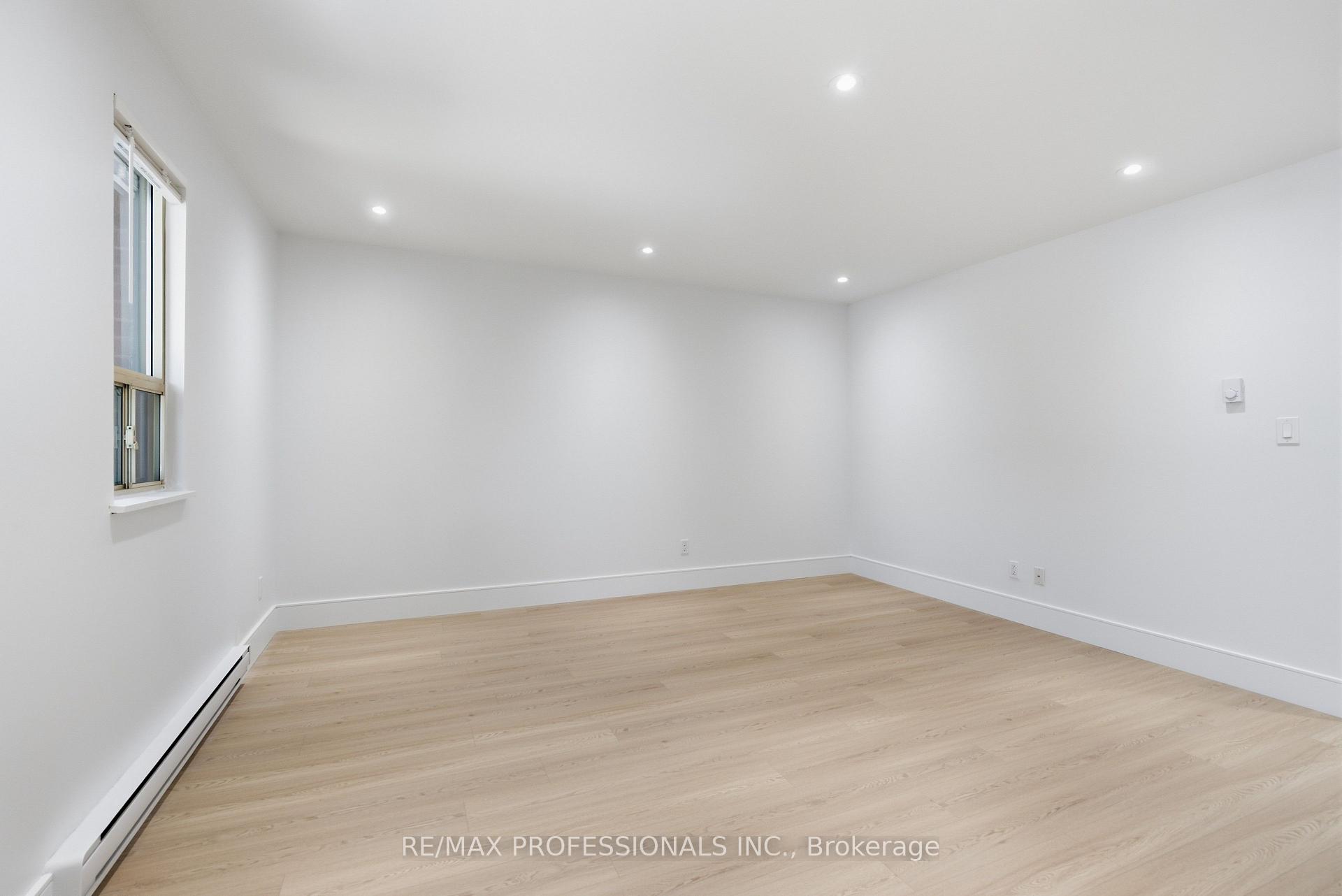 Photo 7 of 105 Cavell Avenue, Etobicoke, Mimico — HOMEH