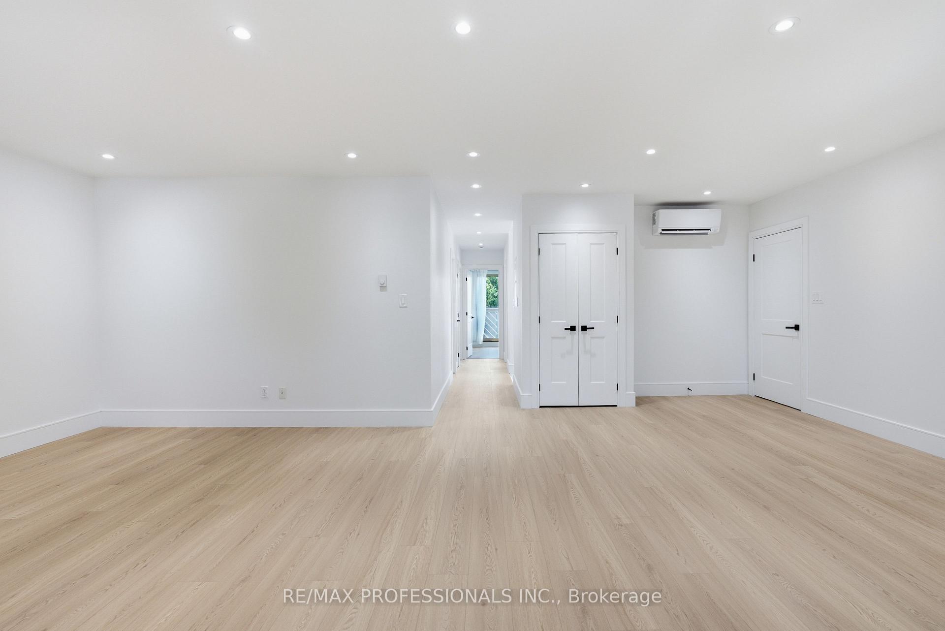 Photo 8 of 105 Cavell Avenue, Etobicoke, Mimico — HOMEH
