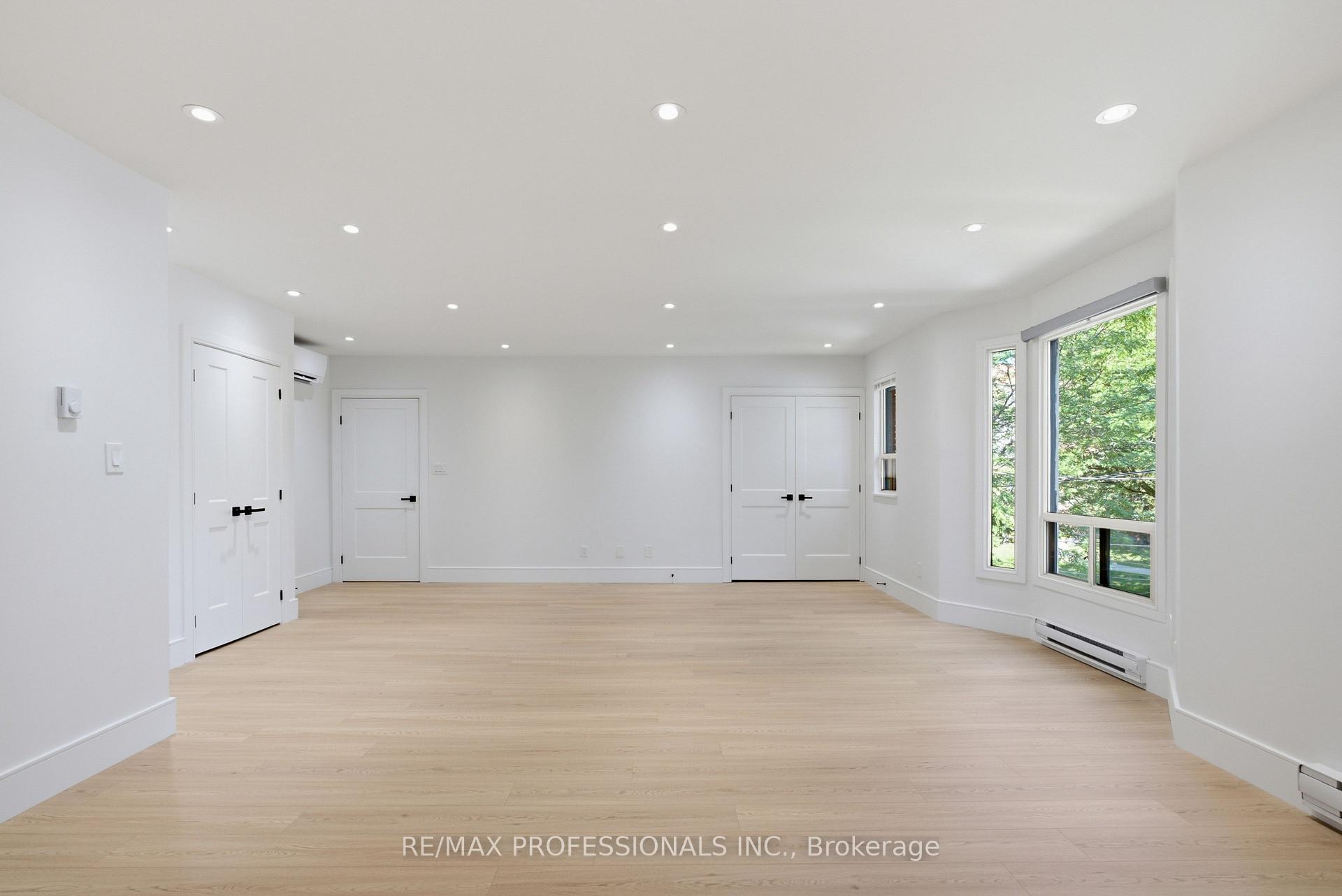 Photo 10 of 105 Cavell Avenue, Etobicoke, Mimico — HOMEH