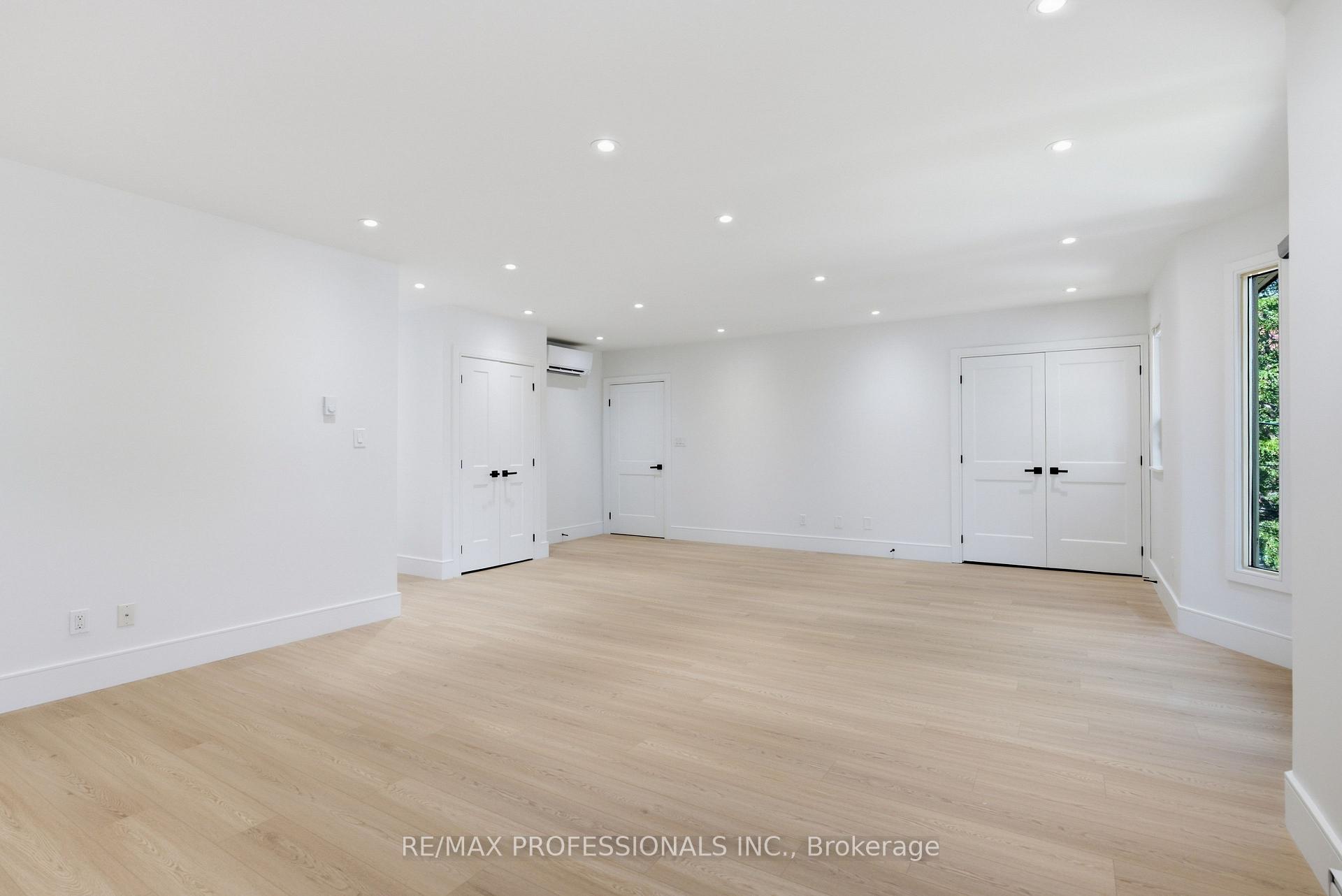 Photo 11 of 105 Cavell Avenue, Etobicoke, Mimico — HOMEH