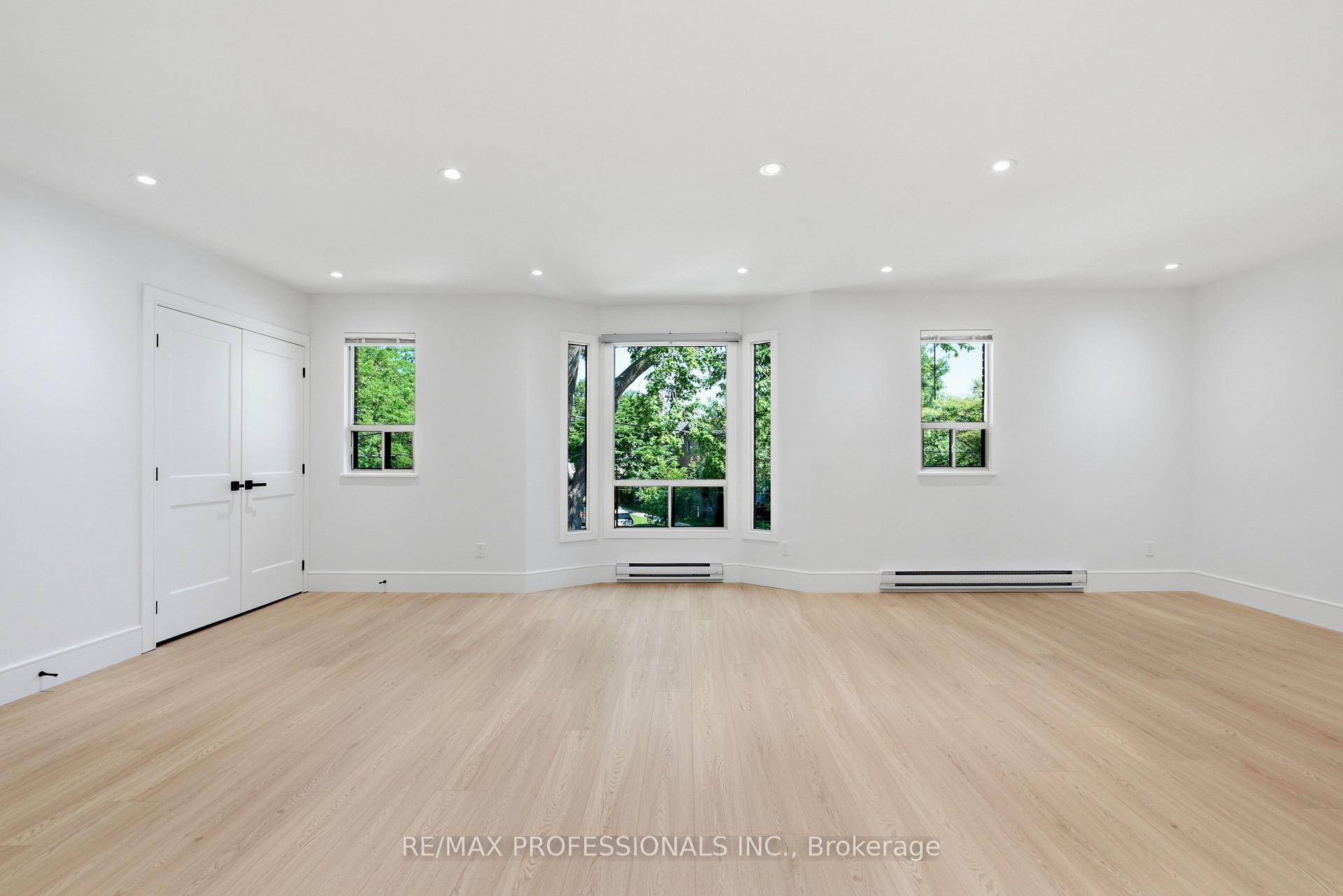 Photo 12 of 105 Cavell Avenue, Etobicoke, Mimico — HOMEH