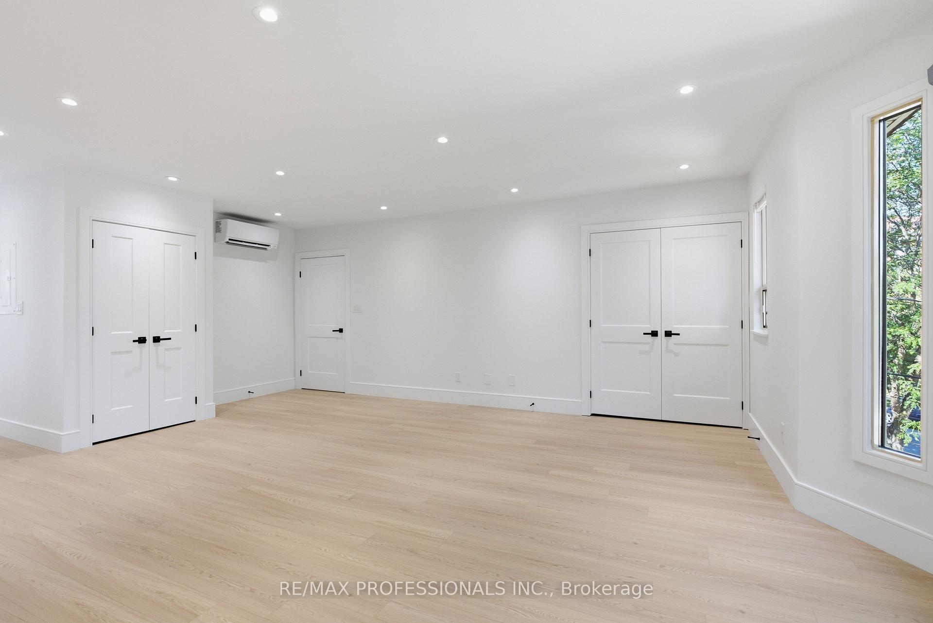Photo 13 of 105 Cavell Avenue, Etobicoke, Mimico — HOMEH