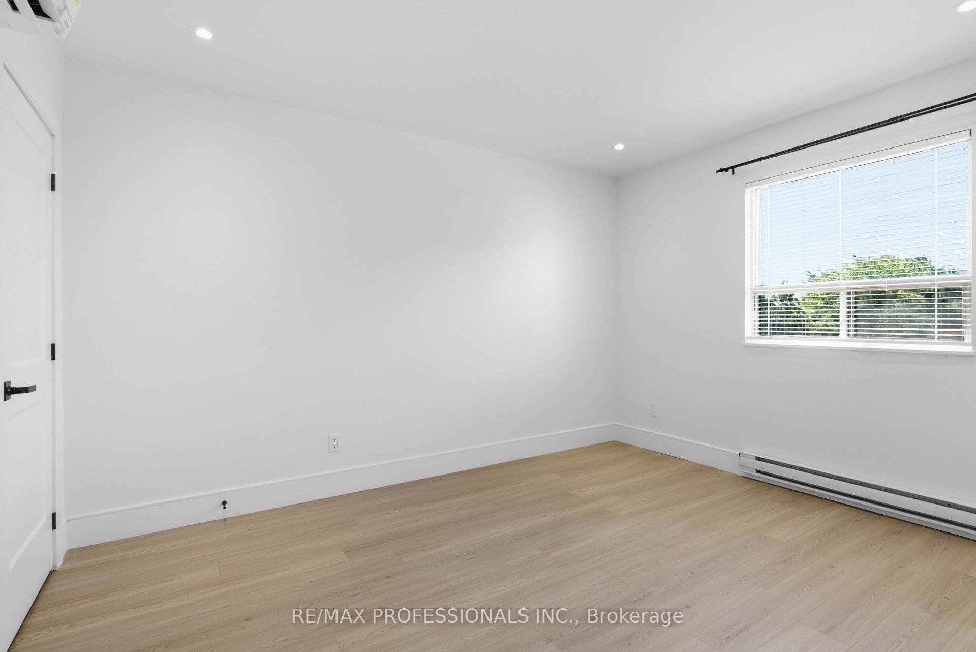 Photo 29 of 105 Cavell Avenue, Etobicoke, Mimico — HOMEH