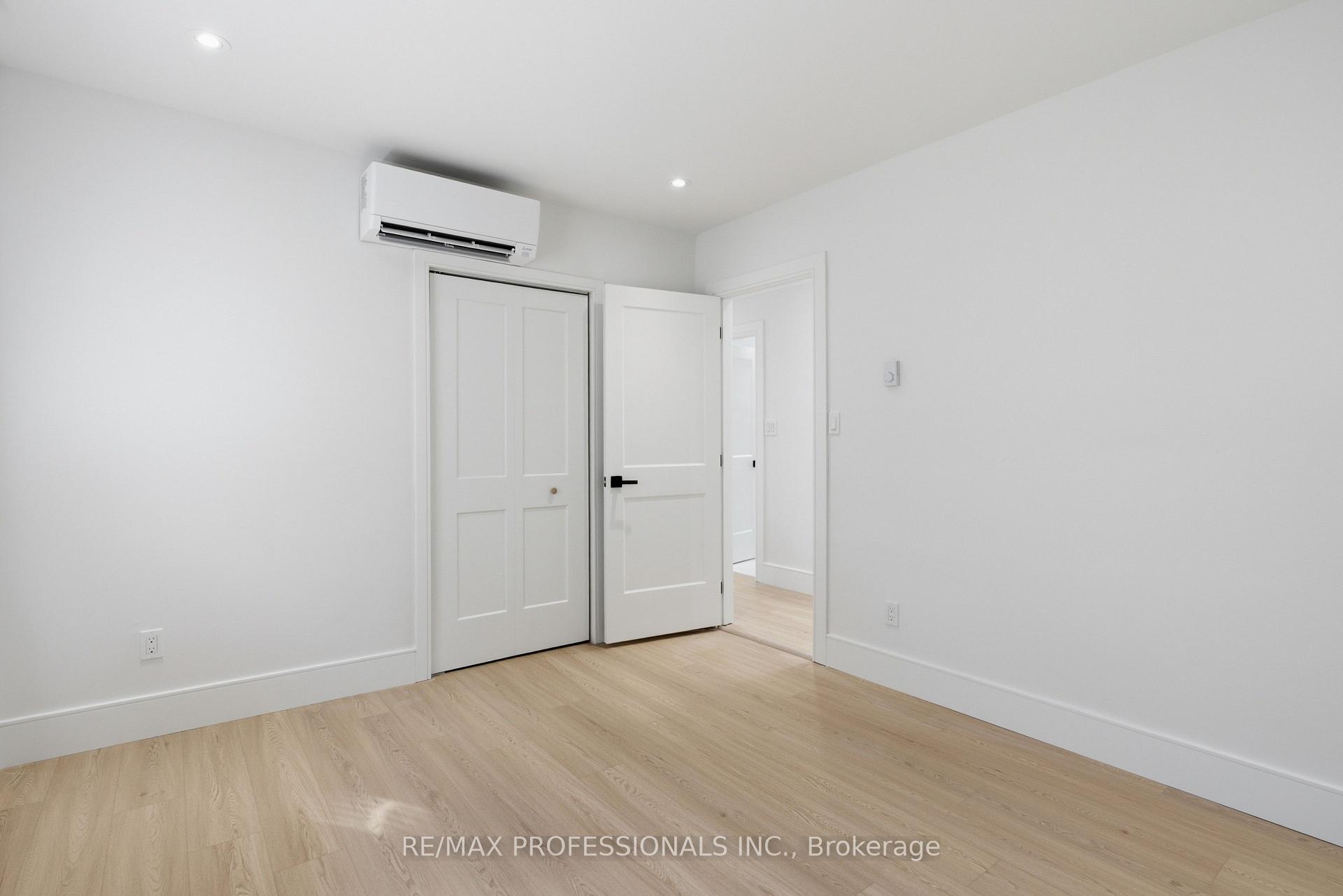 Photo 34 of 105 Cavell Avenue, Etobicoke, Mimico — HOMEH