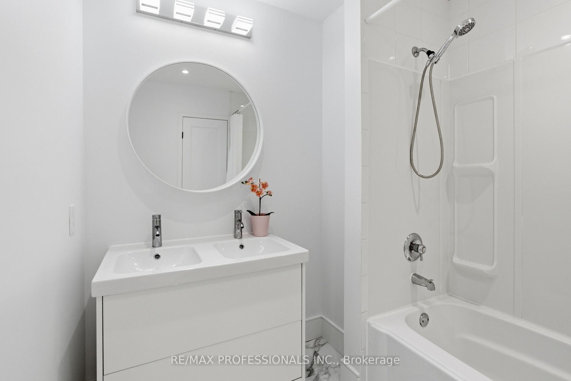 Photo 36 of 105 Cavell Avenue, Etobicoke, Mimico — HOMEH