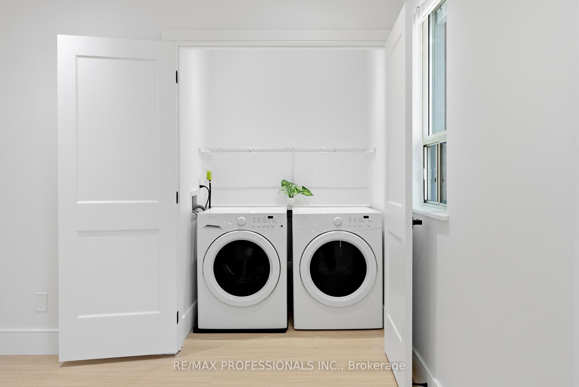 Photo 38 of 105 Cavell Avenue, Etobicoke, Mimico — HOMEH