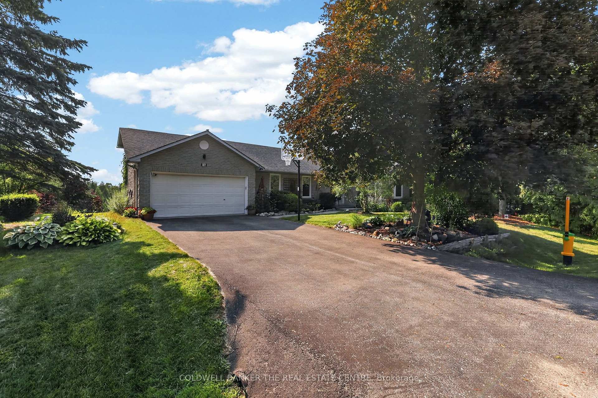 Front of 16 Hi View Drive